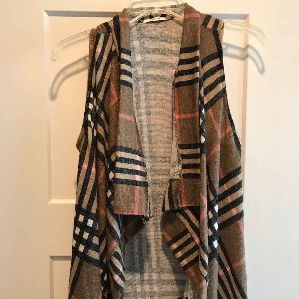 Sleeveless vest